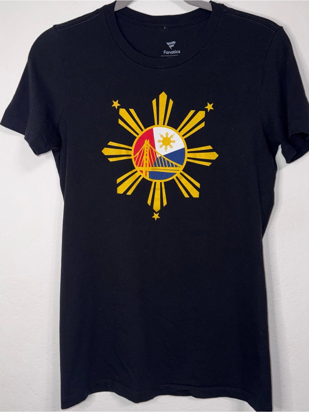 Fanatics Black Women's Short Sleeve Tee with Yellow Sunburst Graphic